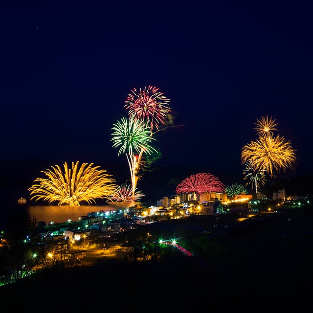 Vacation niseko lake toya fireworks summer medium