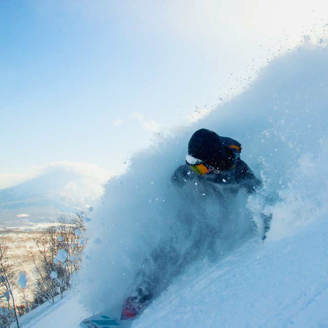 Powder spray with mount yotei box