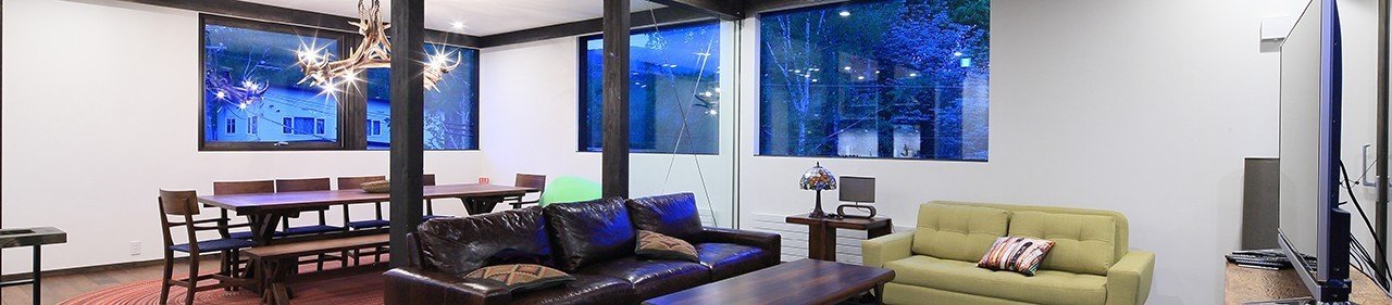 Gustav's Hideaway Interior