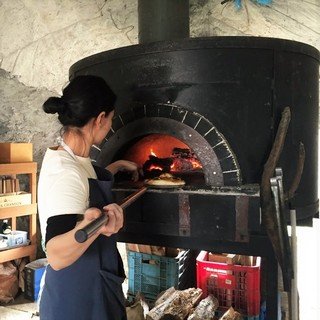 Pizza-making tour with farm experience at Niseko Green Farm